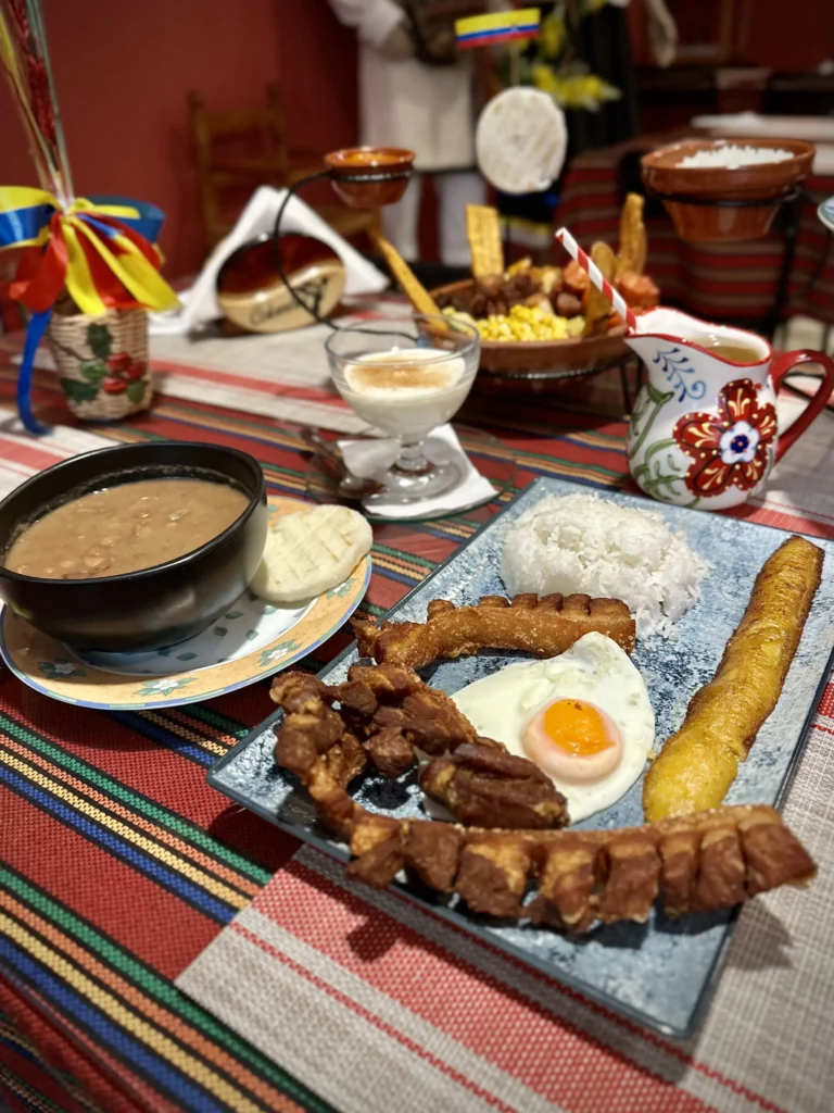 Bandeja paisa y sancocho
